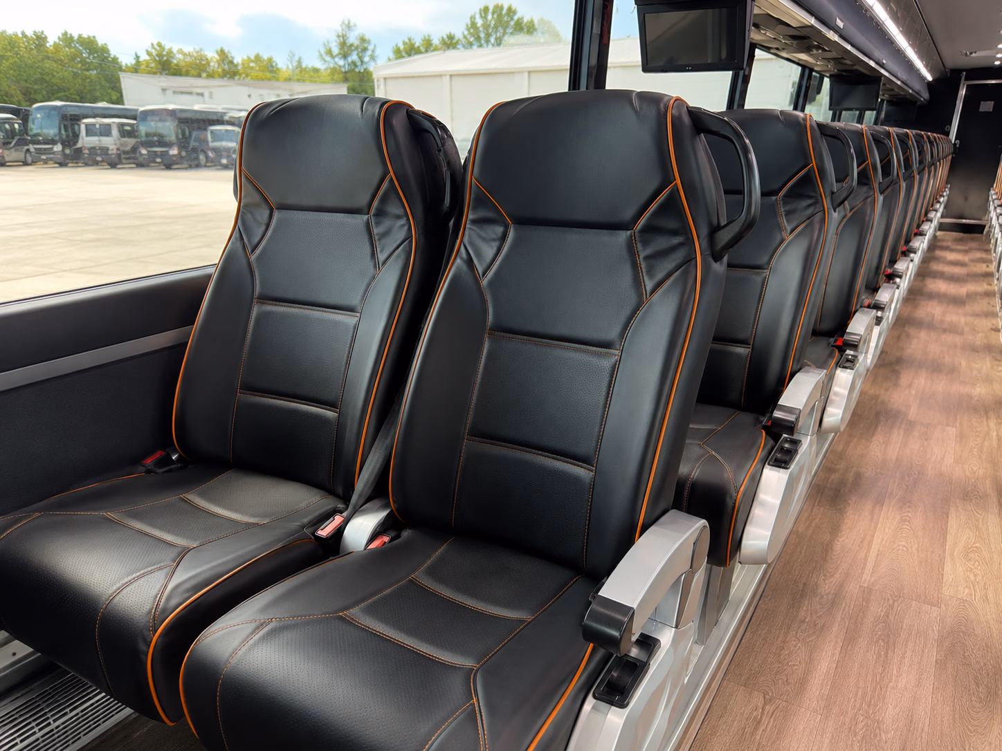 explore the altus wine trail with the right bus for your group