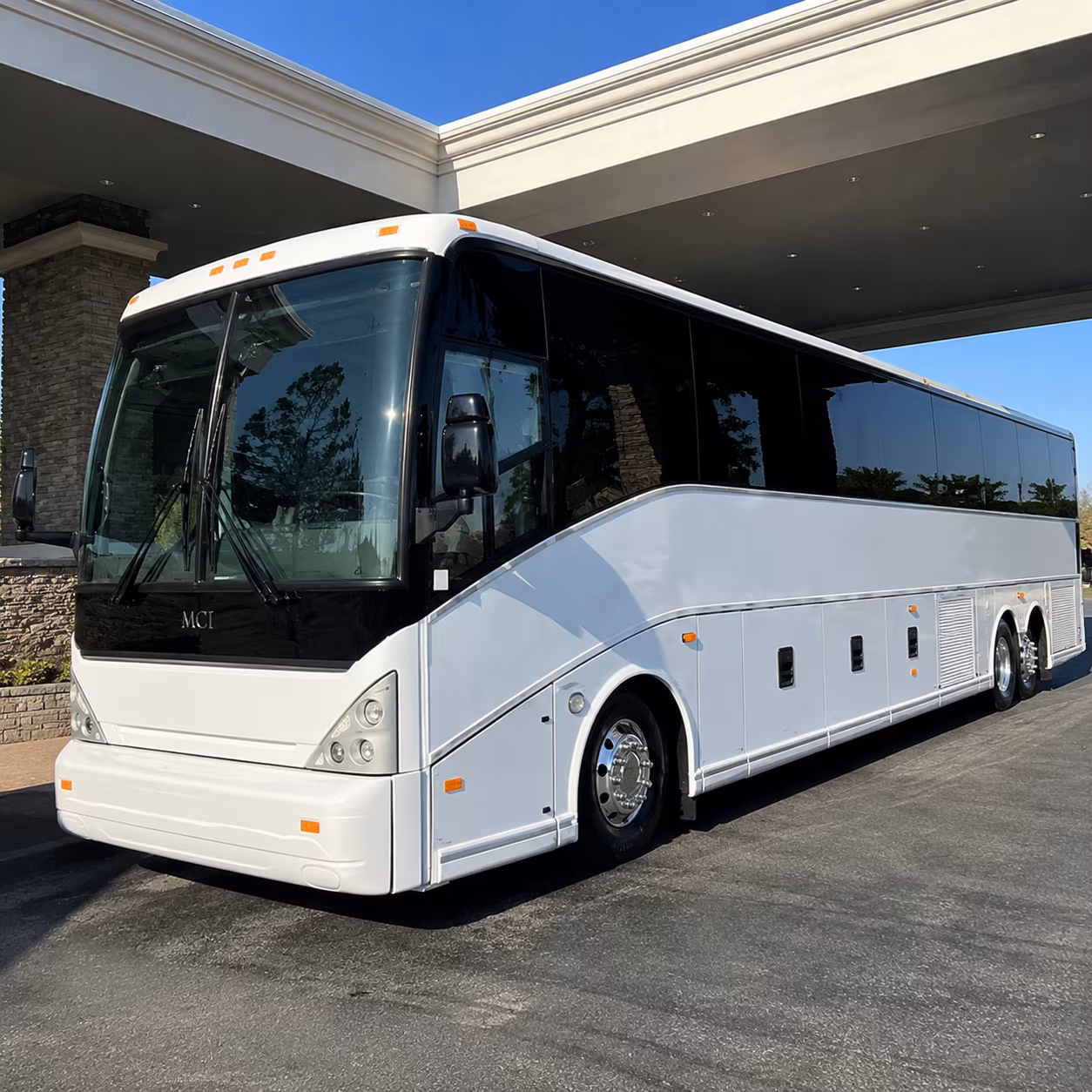 shuttle buses from northwest arkansas national airport xna to fayetteville hotels and venues